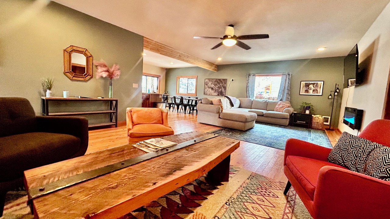 Photo of Livingroom in Bonner-West Riverside