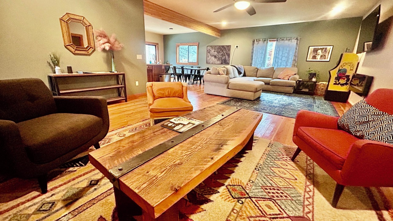 Photo of Livingroom in Bonner-West Riverside