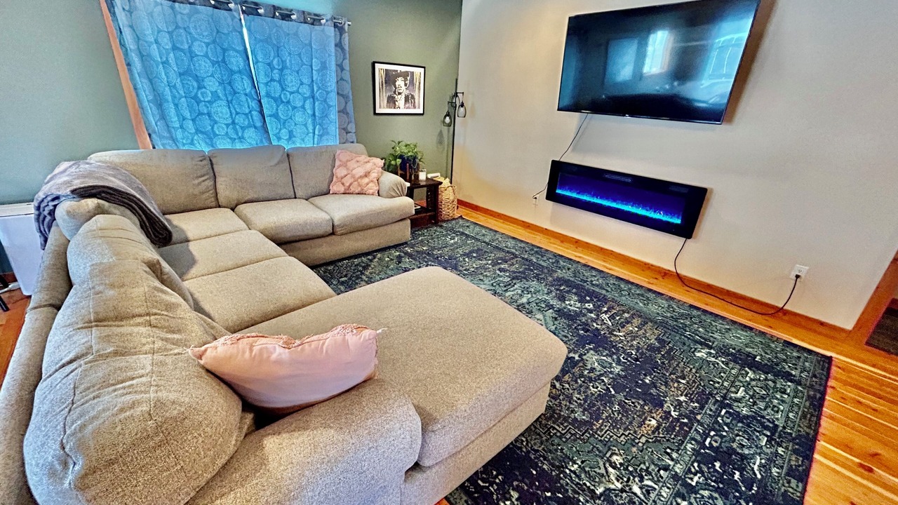 Photo of Livingroom in Bonner-West Riverside