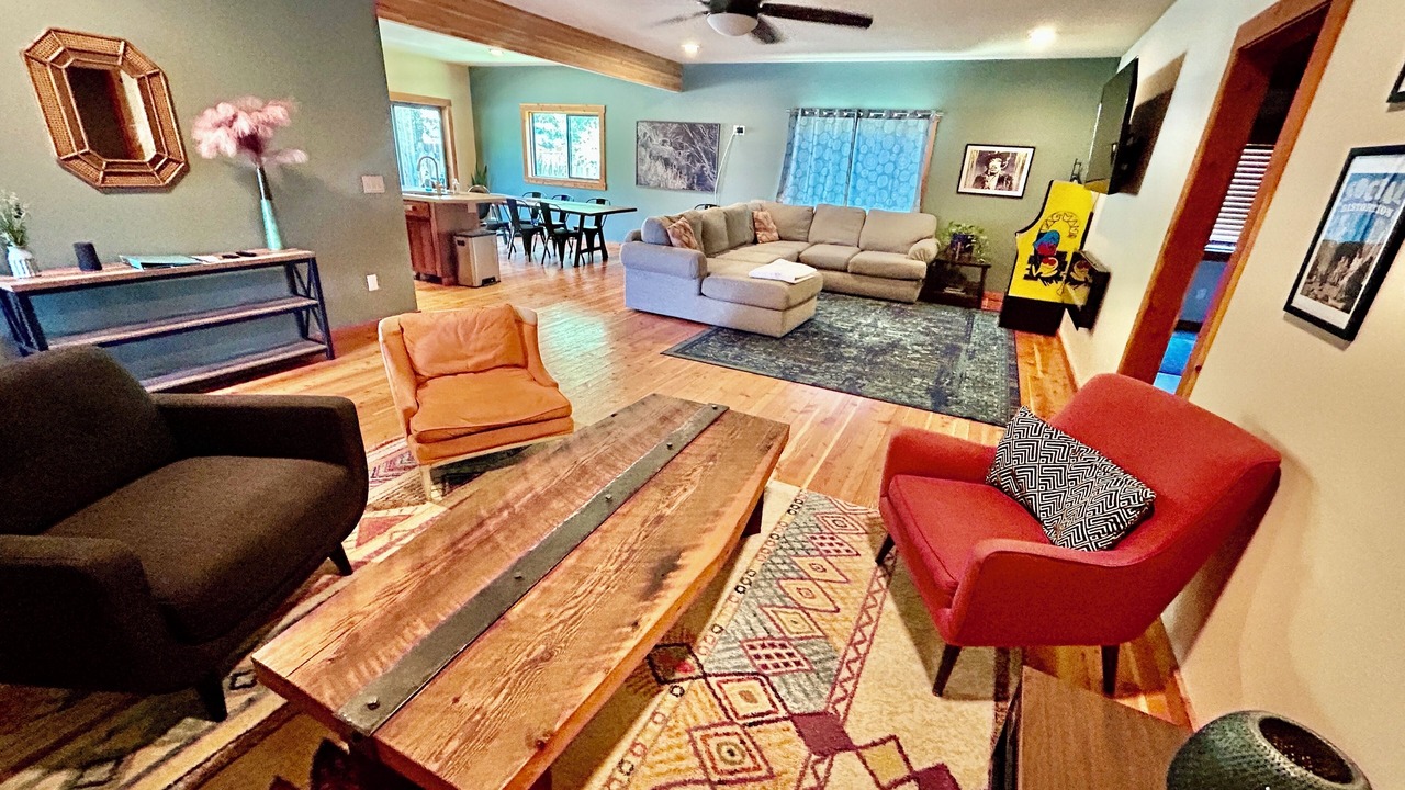 Photo of Livingroom in Bonner-West Riverside