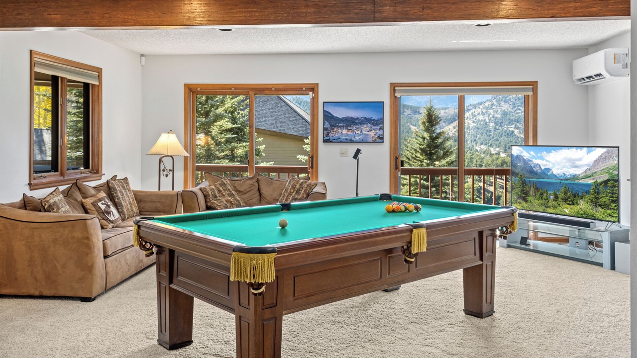 Photo of Livingroom in Windcliff Estates