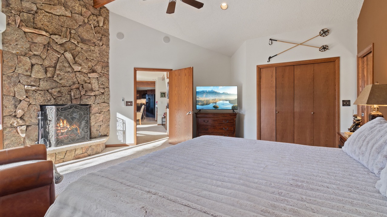 Photo of Bedroom in Windcliff Estates