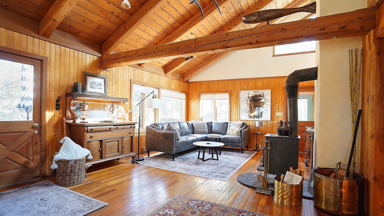Photo of Livingroom in St. Ignatius