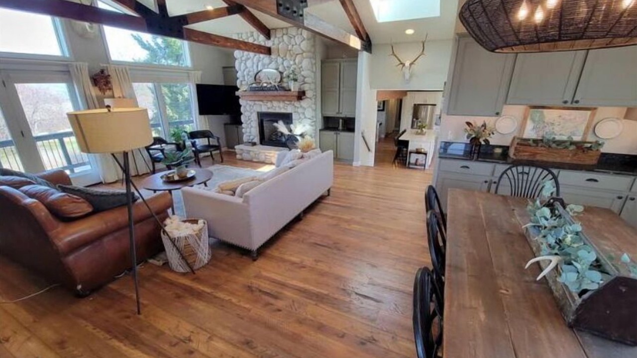 Photo of Livingroom in Farviews - Pattee Canyon
