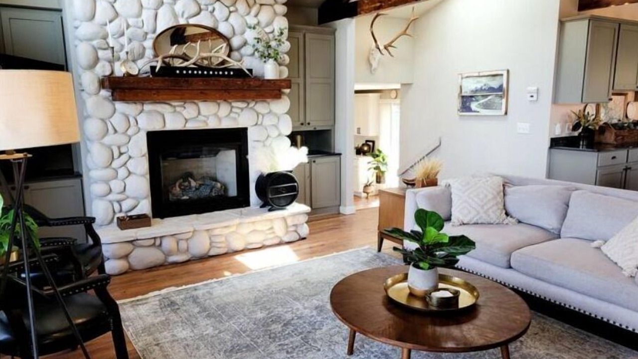 Photo of Livingroom in Farviews - Pattee Canyon