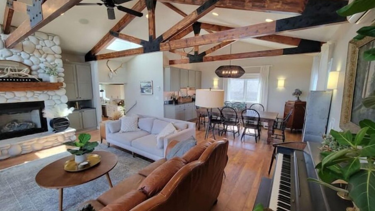 Photo of Livingroom in Farviews - Pattee Canyon