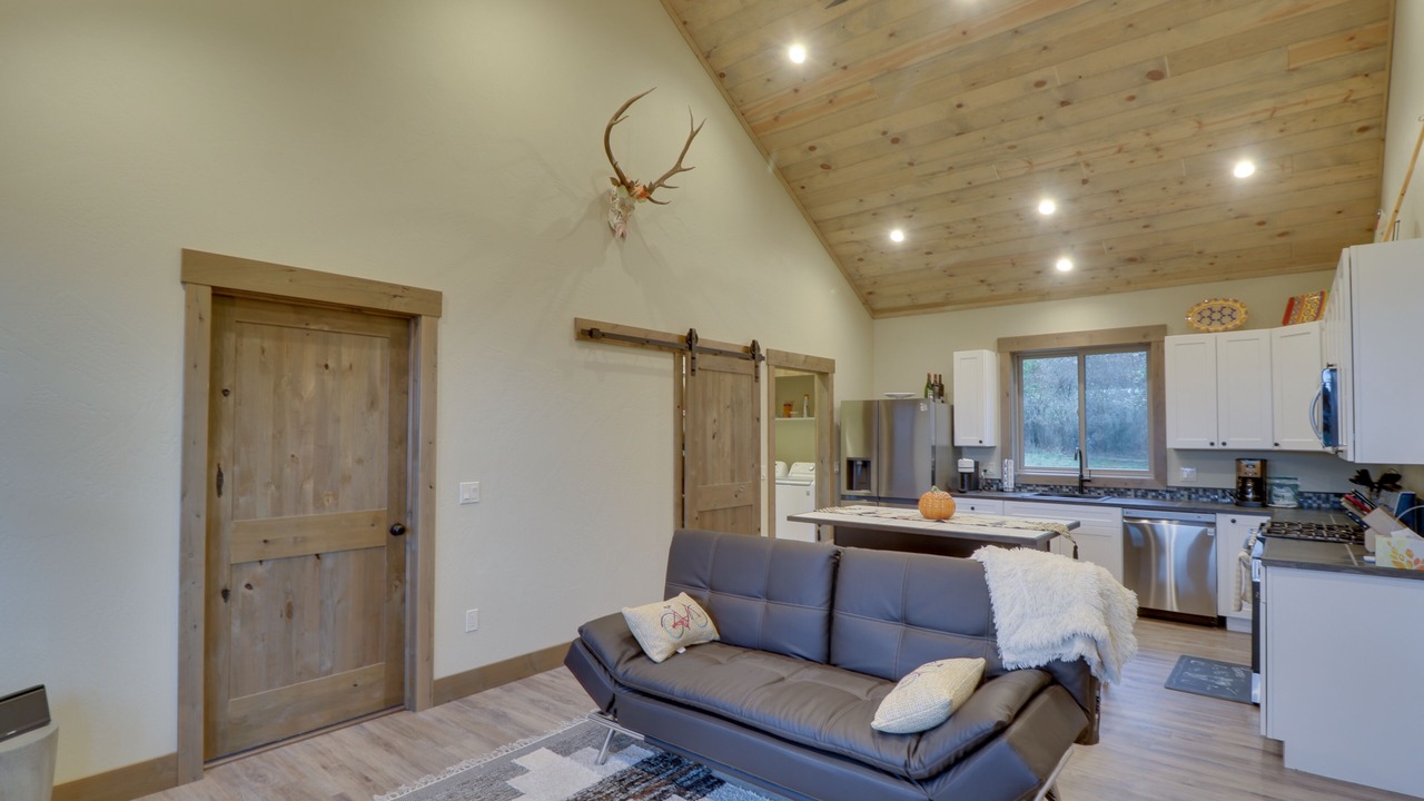 Photo of Livingroom in Woods Bay