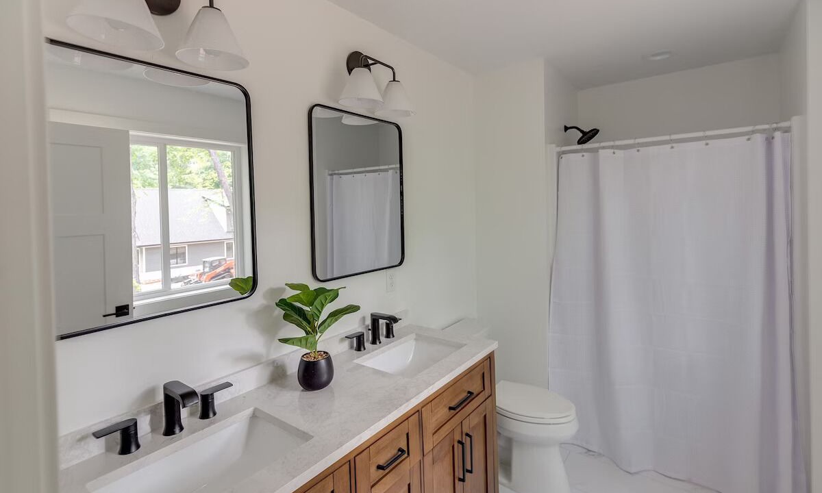 Photo of Bathroom in Crosslake