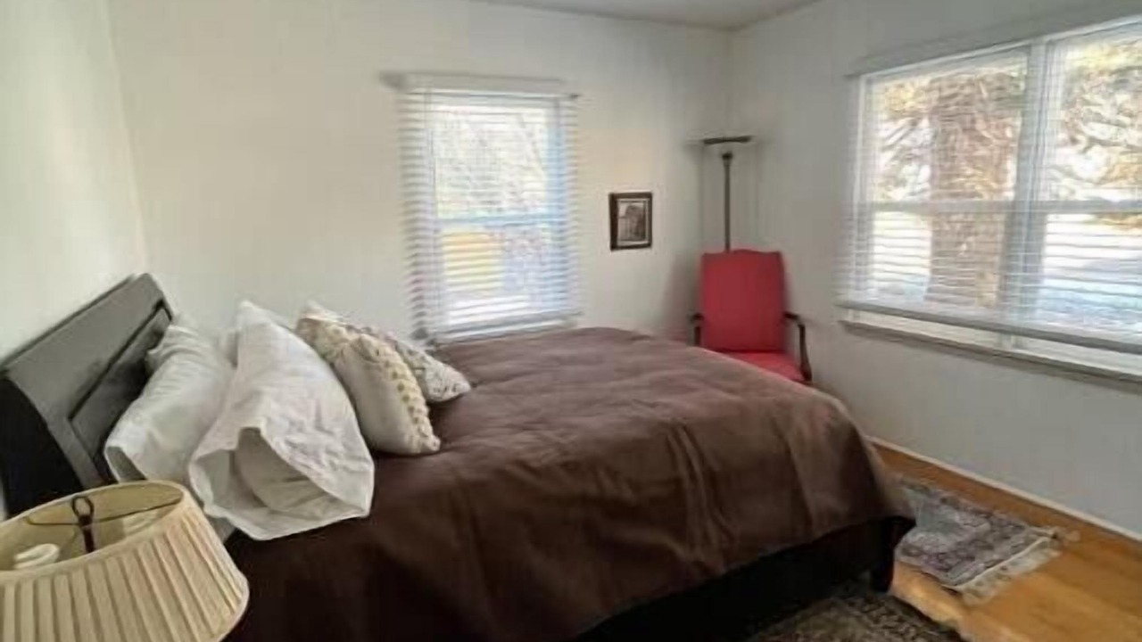 Photo of Bedroom in University District