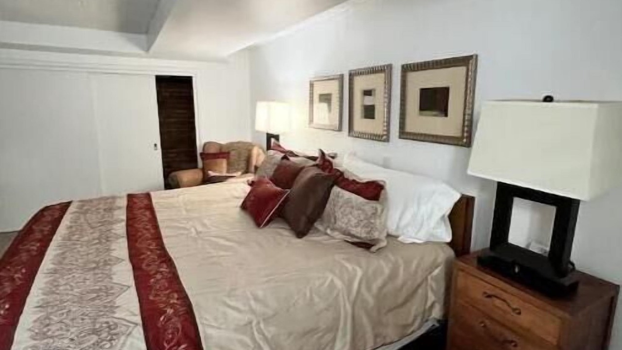 Photo of Bedroom in University District