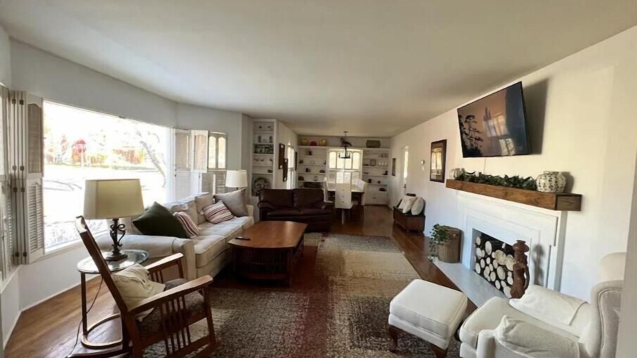 Photo of Livingroom in University District