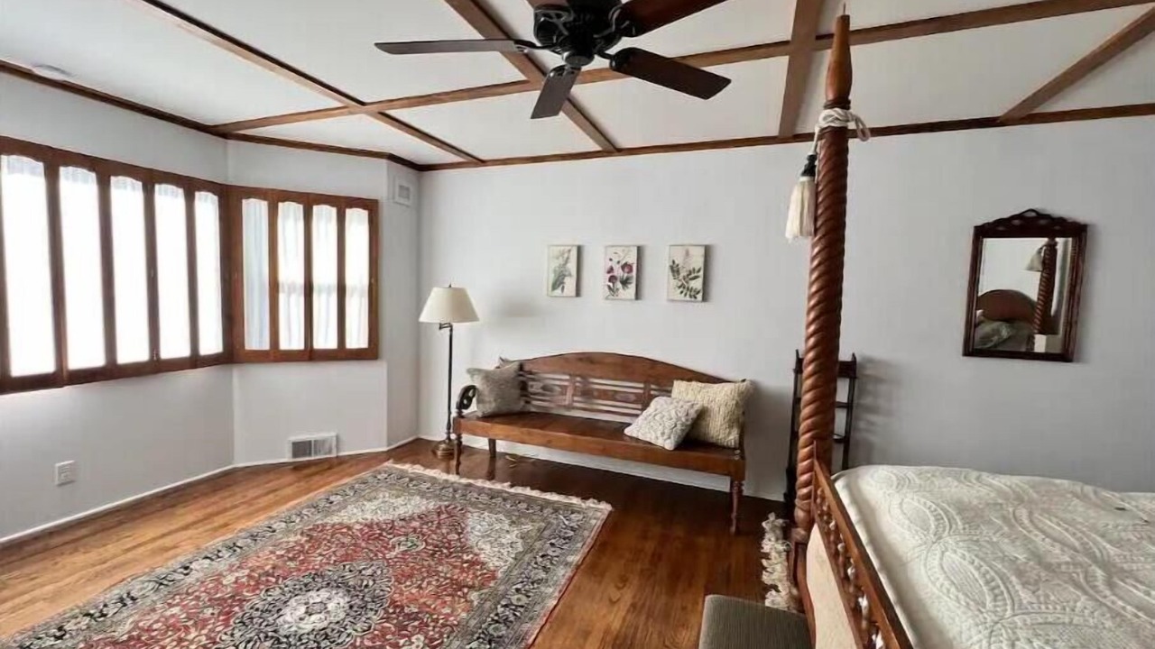 Photo of Bedroom in University District