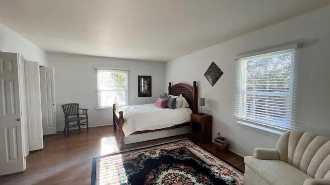 Photo of Bedroom in University District