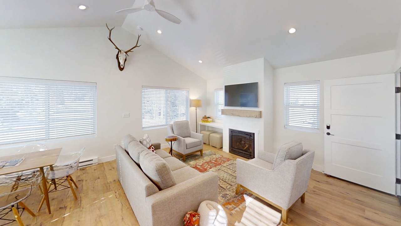 Photo of Livingroom in Big Sky