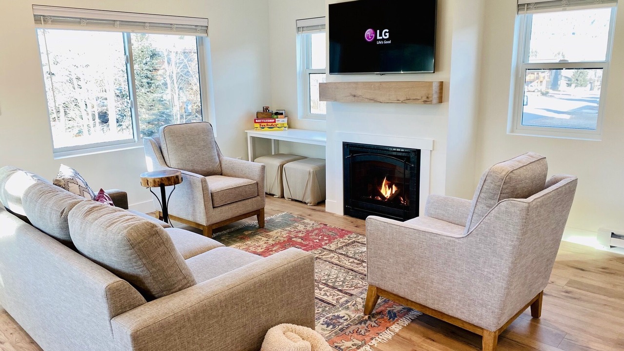 Photo of Livingroom in Big Sky