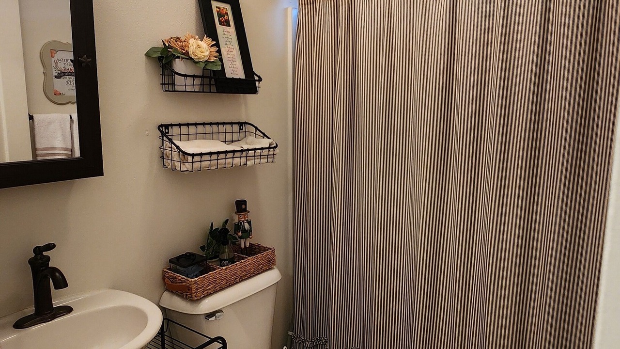 Photo of Bathroom in Laurel