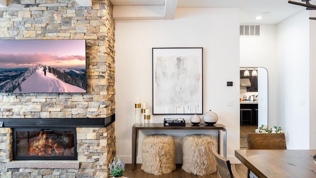 Photo of Livingroom in Big Sky