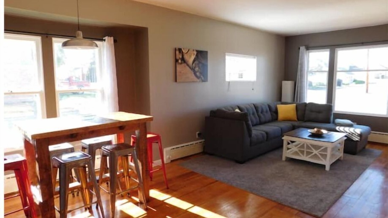 Photo of Livingroom in Deer Lodge