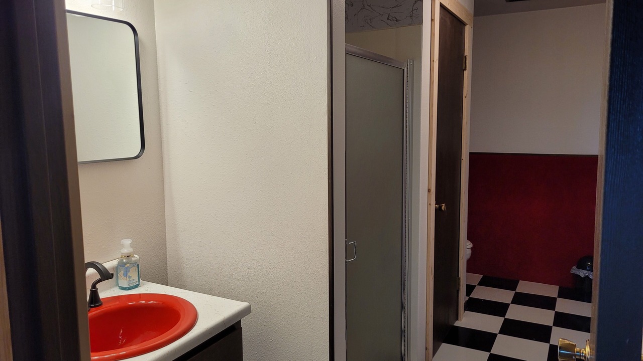 Photo of Bathroom in Roy