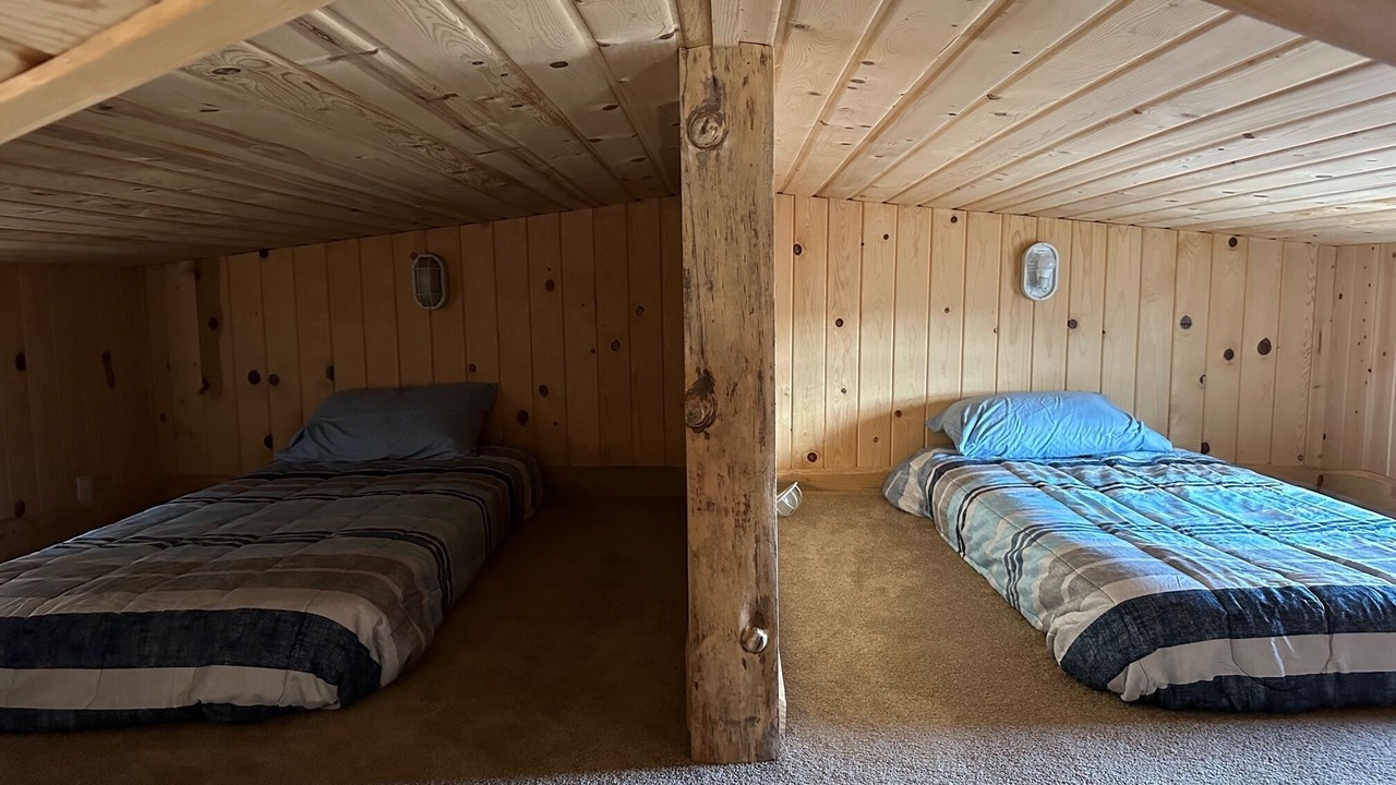 Photo of Bedroom in Raymond
