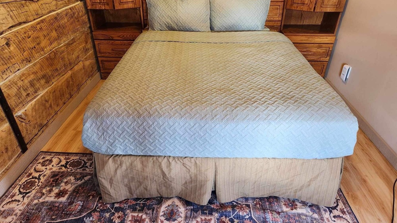 Photo of Bedroom in Torrey