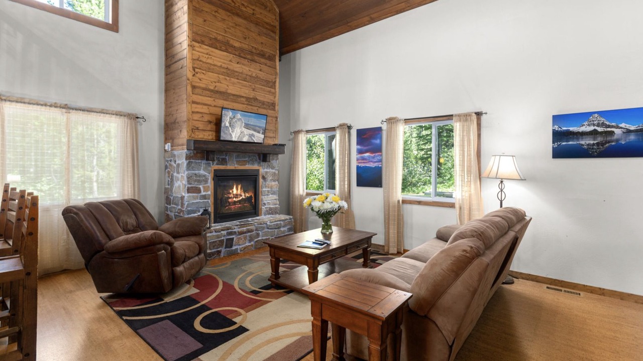 Photo of Livingroom in East Glacier Park