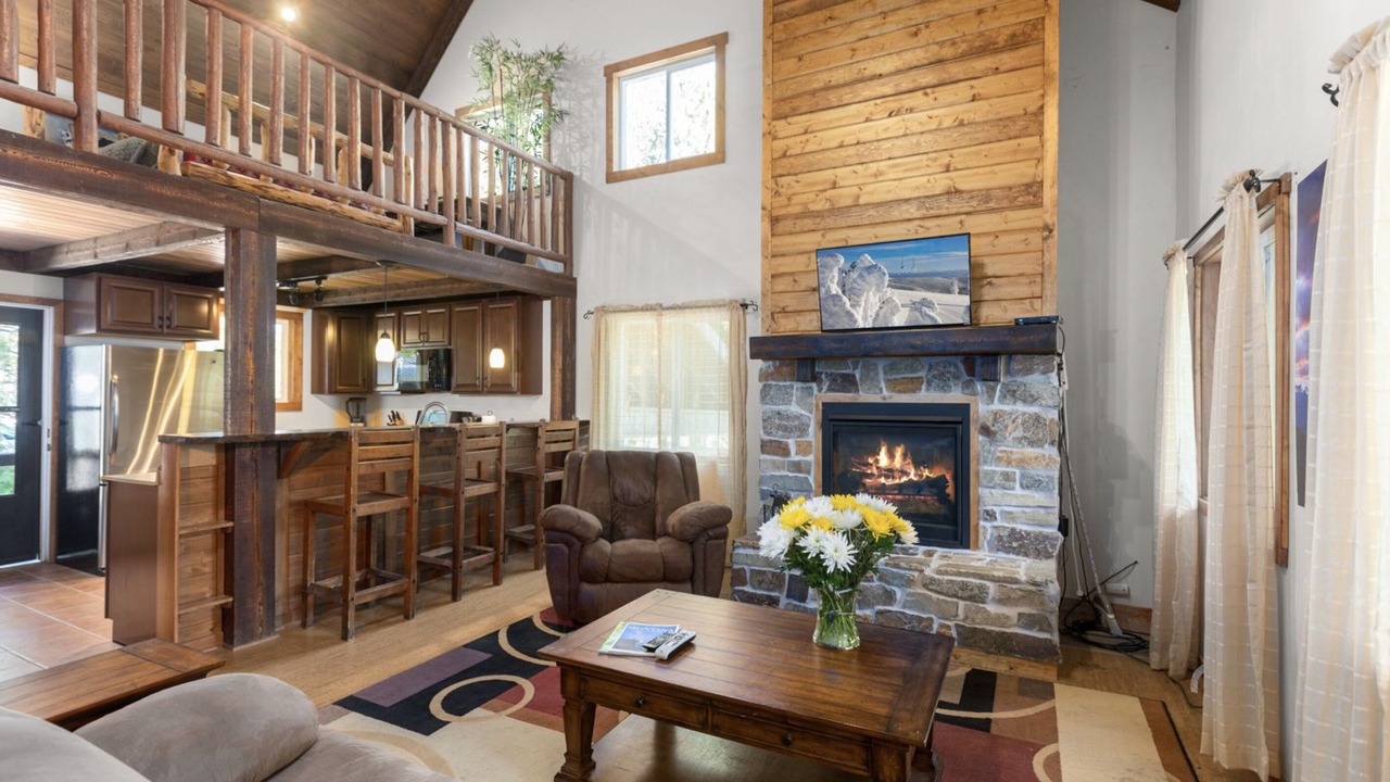 Photo of Livingroom in East Glacier Park
