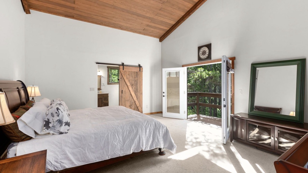 Photo of Bedroom in East Glacier Park