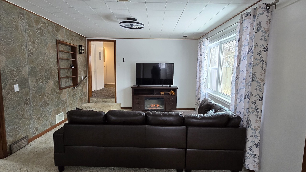 Photo of Livingroom in Plentywood