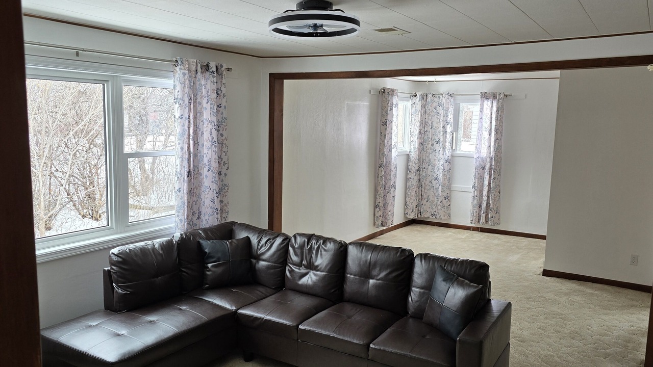 Photo of Livingroom in Plentywood