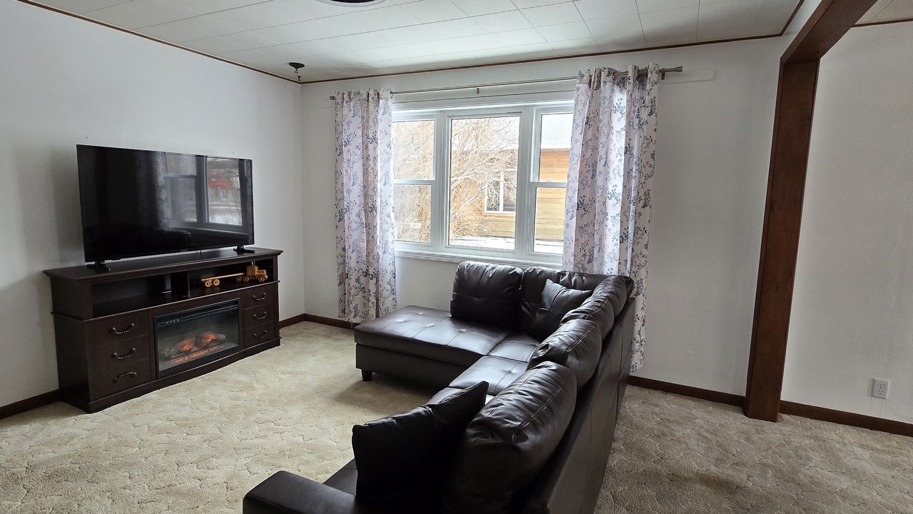 Photo of Livingroom in Plentywood