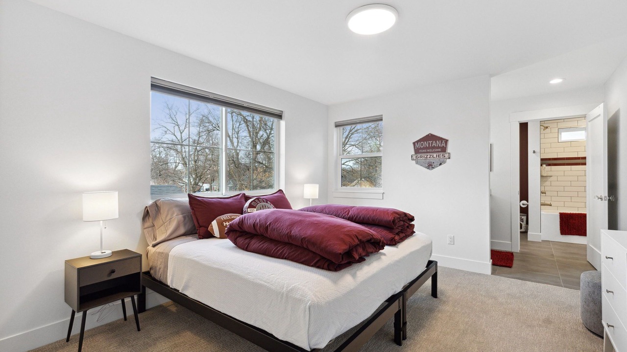 Photo of Bedroom in University District