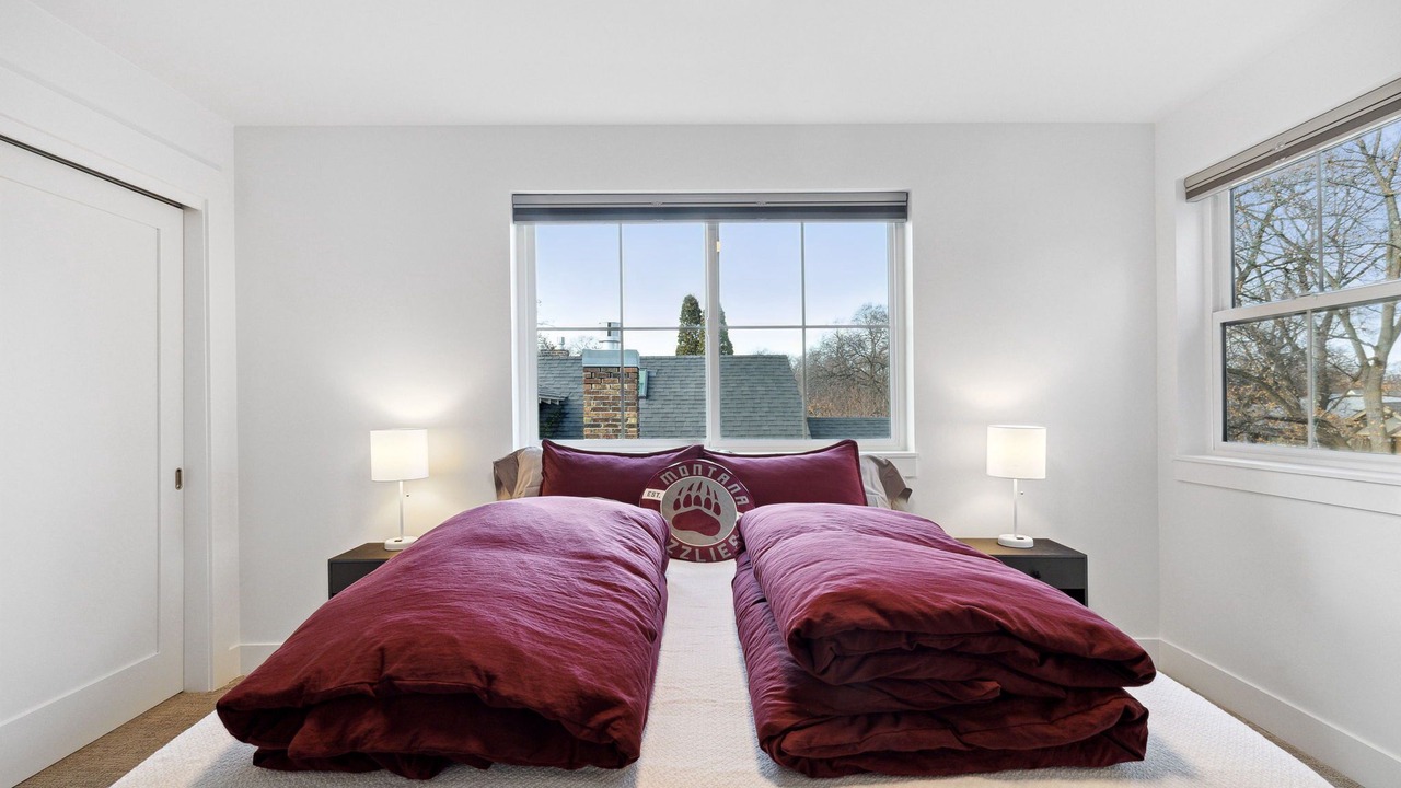 Photo of Bedroom in University District