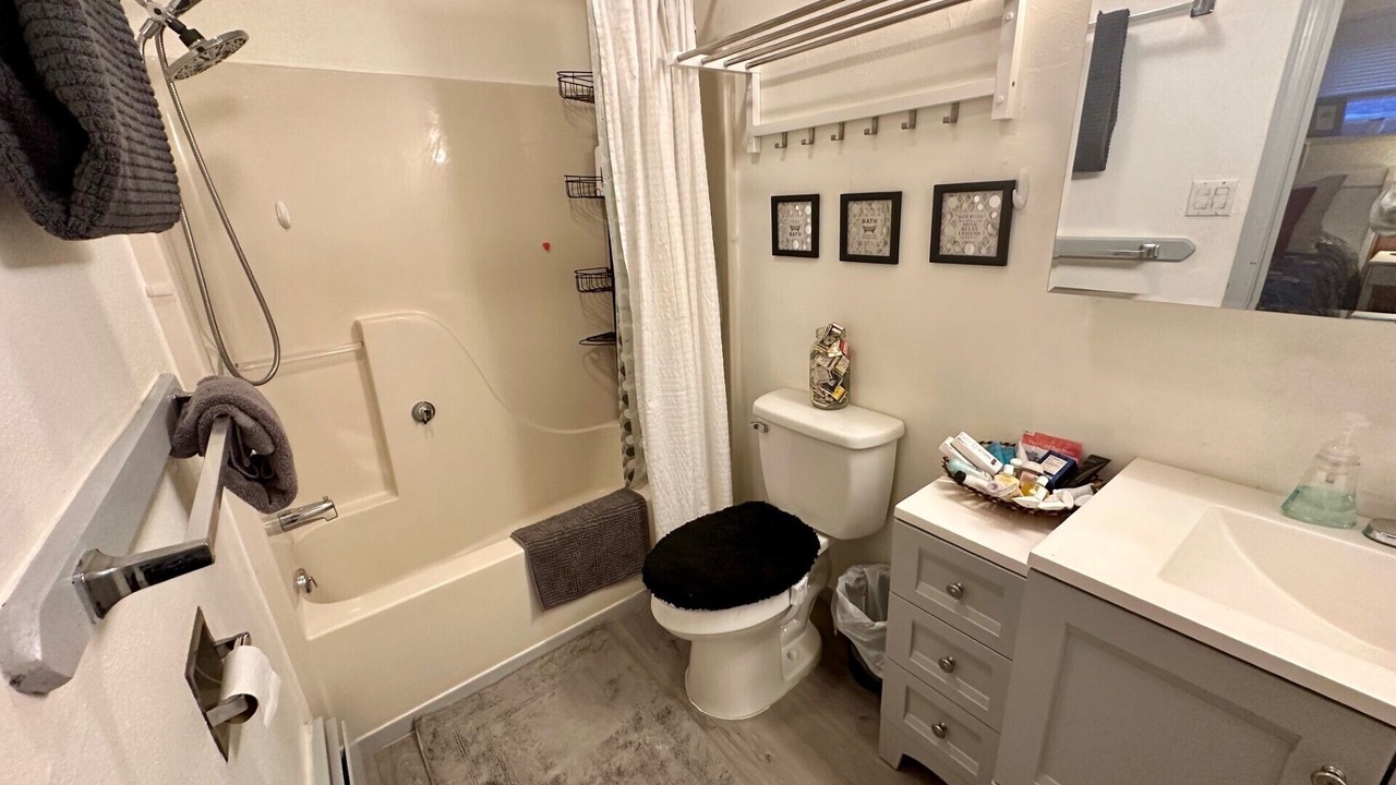 Photo of Bathroom in Anaconda