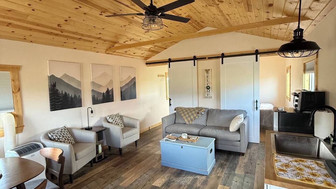 Photo of Livingroom in Whitehall