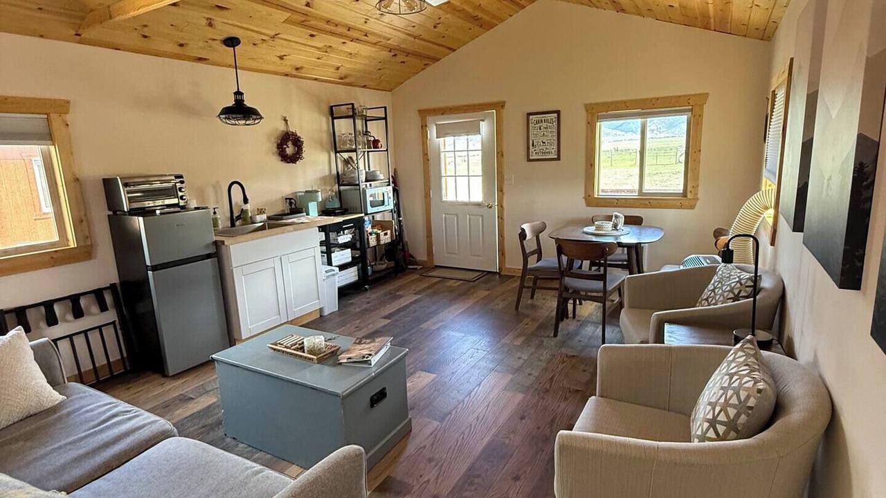Photo of Livingroom in Whitehall