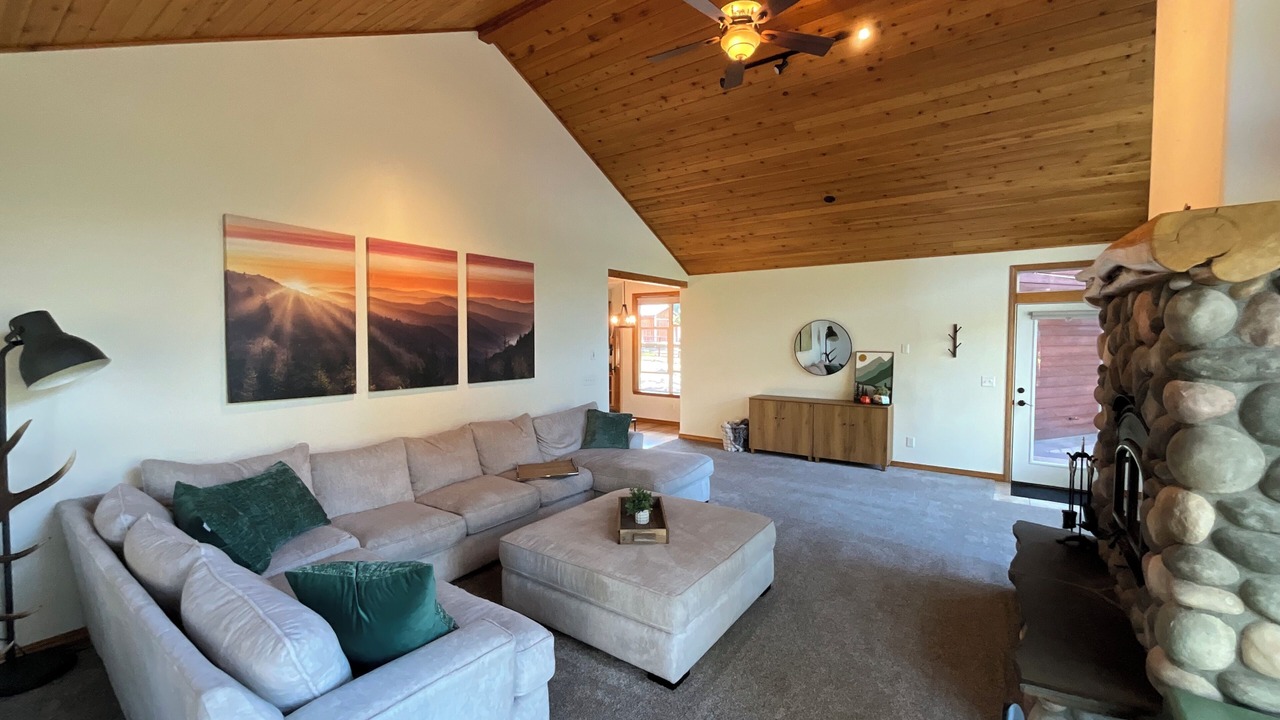 Photo of Livingroom in Thompson Falls