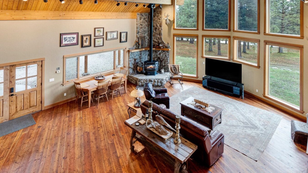 Photo of Livingroom in Darby