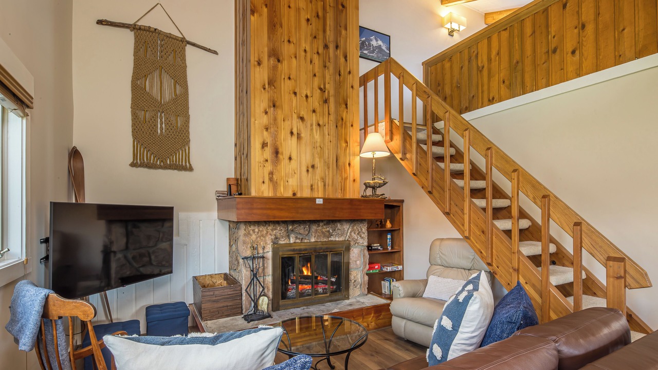 Photo of Livingroom in Big Sky Meadow Village