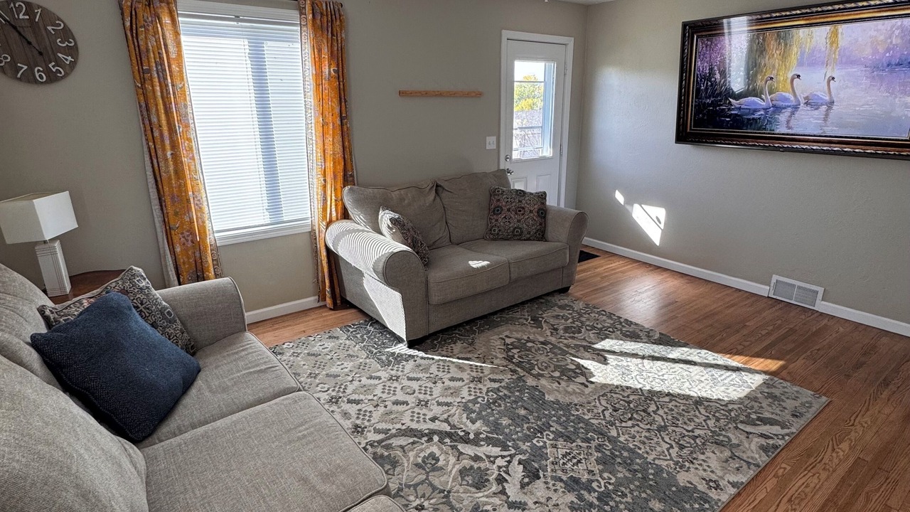Photo of Livingroom in Raymond