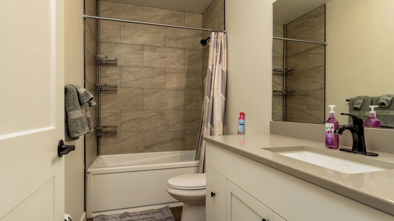 Photo of Bathroom in Anaconda