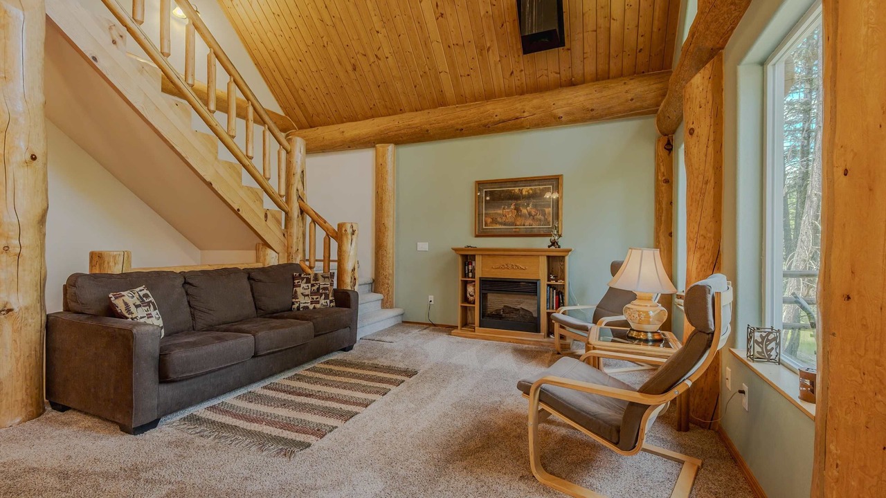 Photo of Livingroom in Eureka