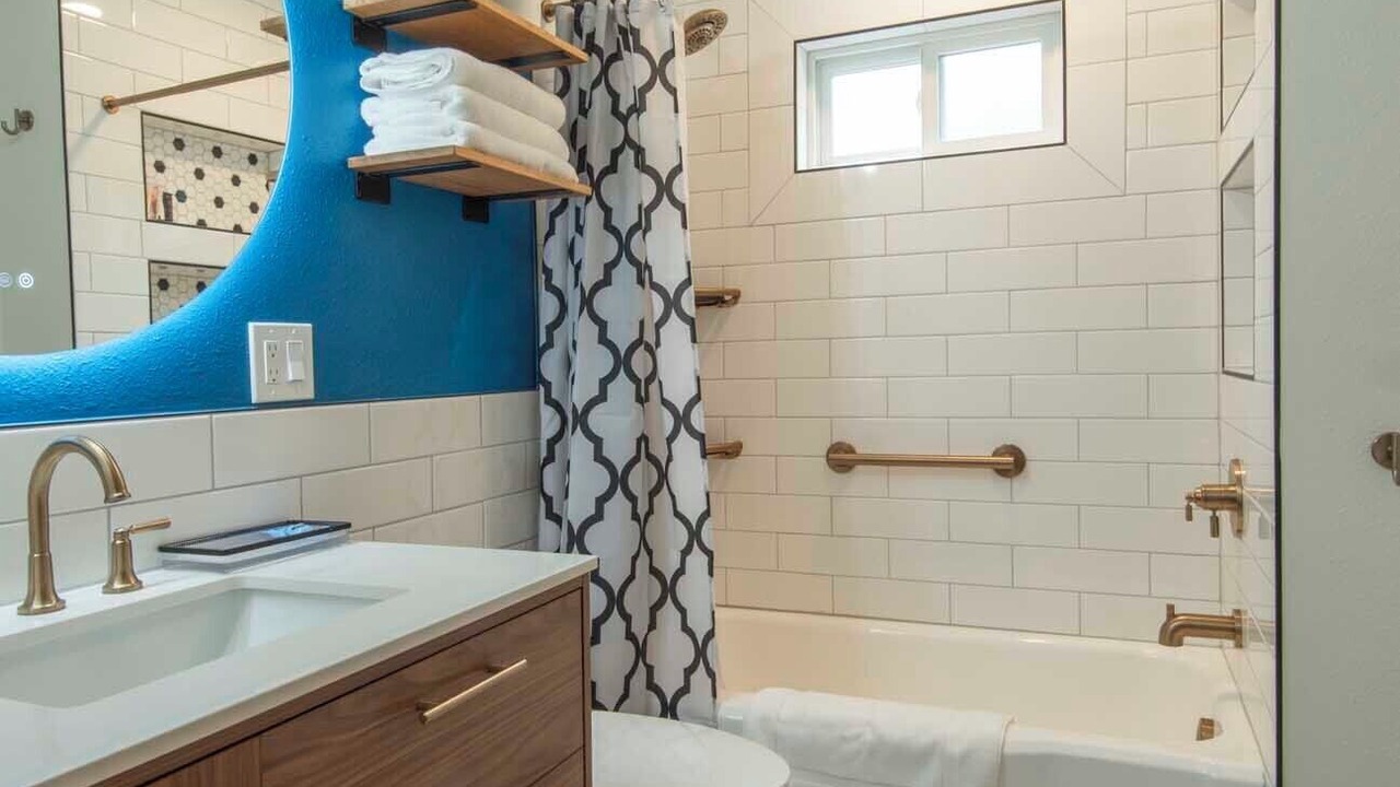 Photo of Bathroom in Franklin to the Fort