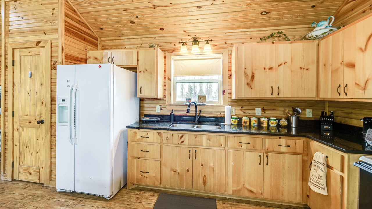 Photo of Kitchen in Pompeys Pillar
