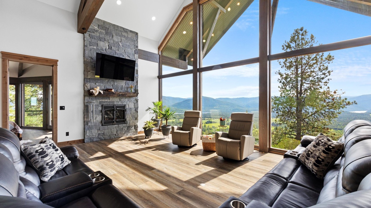 Photo of Livingroom in Trout Creek