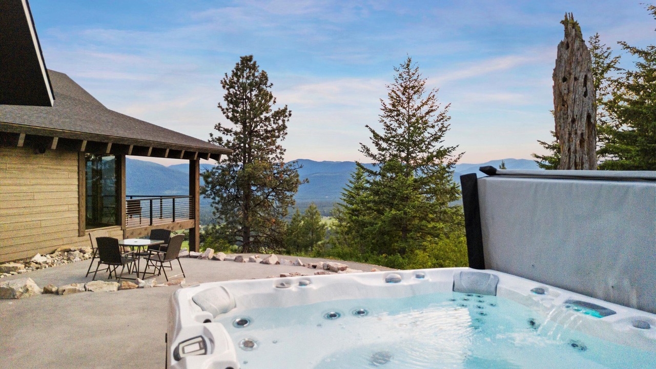 Photo of Patio Balcony in Trout Creek