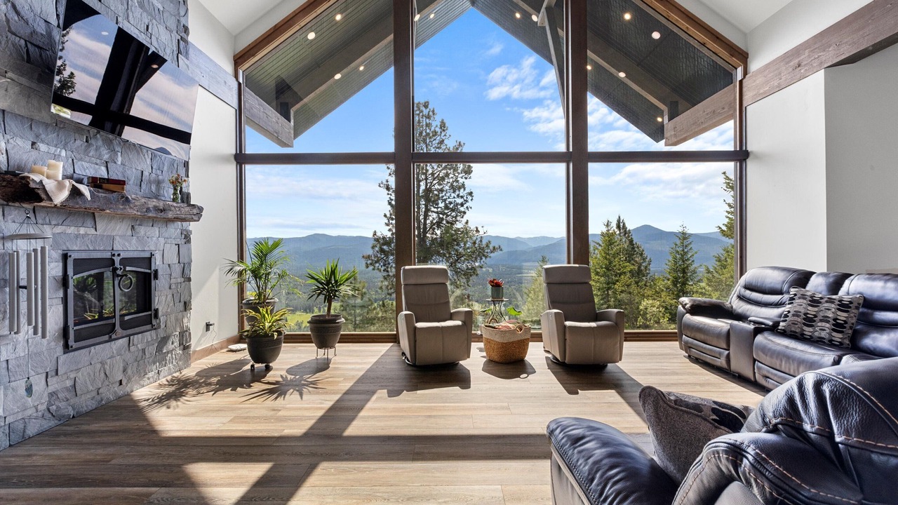 Photo of Livingroom in Trout Creek