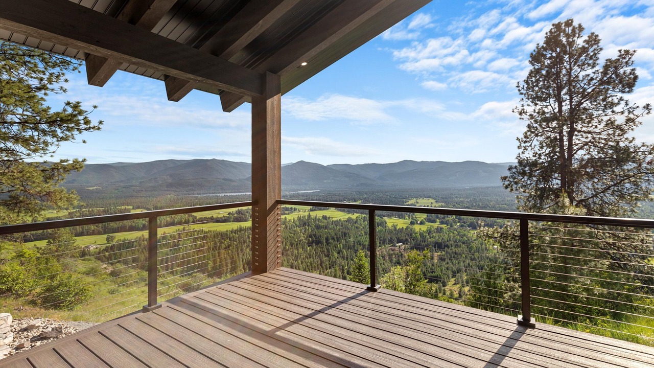 Photo of Patio Balcony in Trout Creek