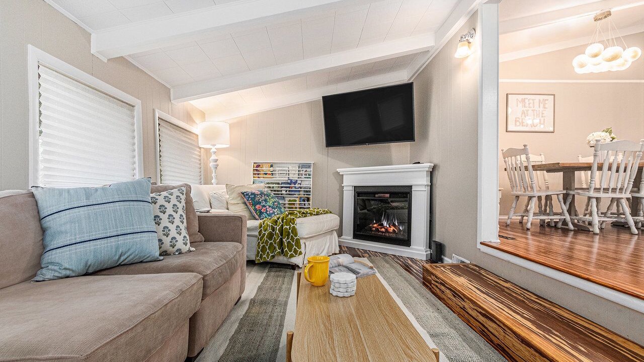 Photo of Livingroom in Grand Beach