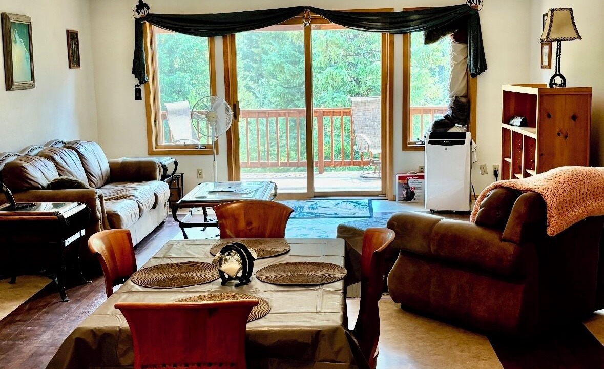 Photo of Livingroom in Trout Creek